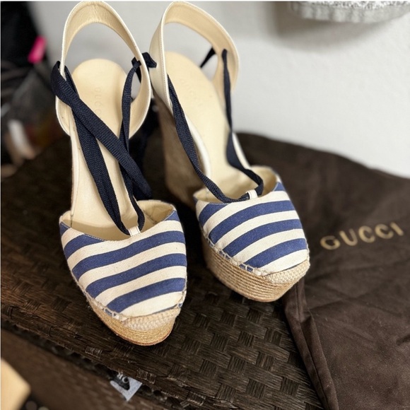 AUTHENTIC GUCCI STRIPED WEDGE ESPADRILLES - Picture 2 of 3